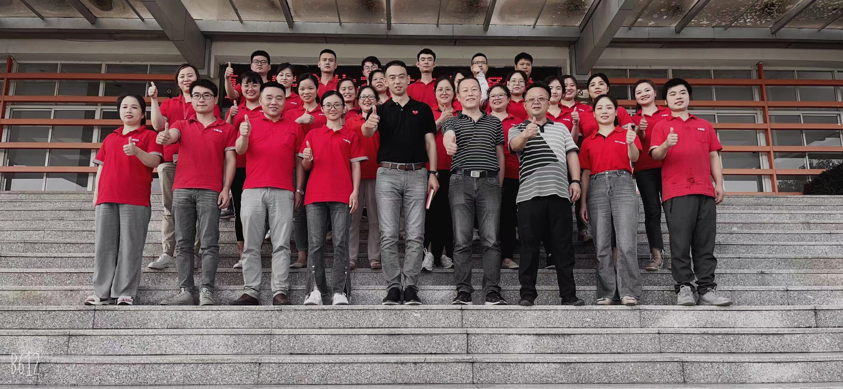 影响产品质量的：人、机、料、法、环、测6个方面因素......